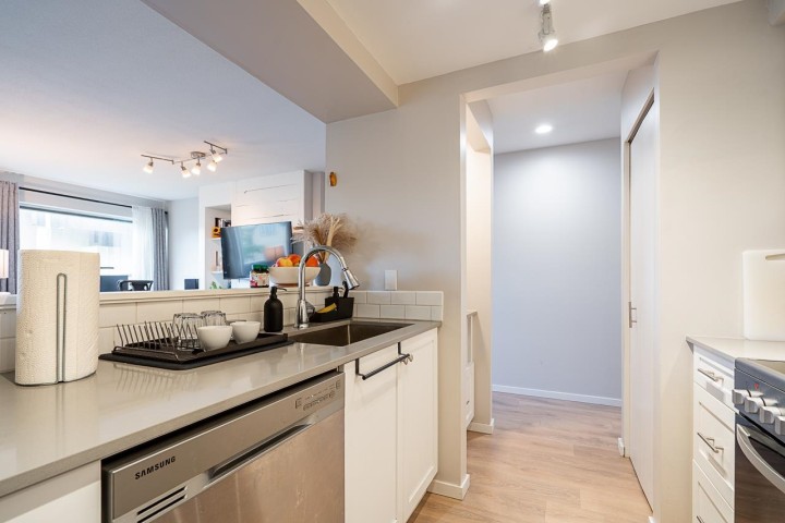 Photo 12 at 2 - 973 W 7th Avenue, Fairview VW, Vancouver West