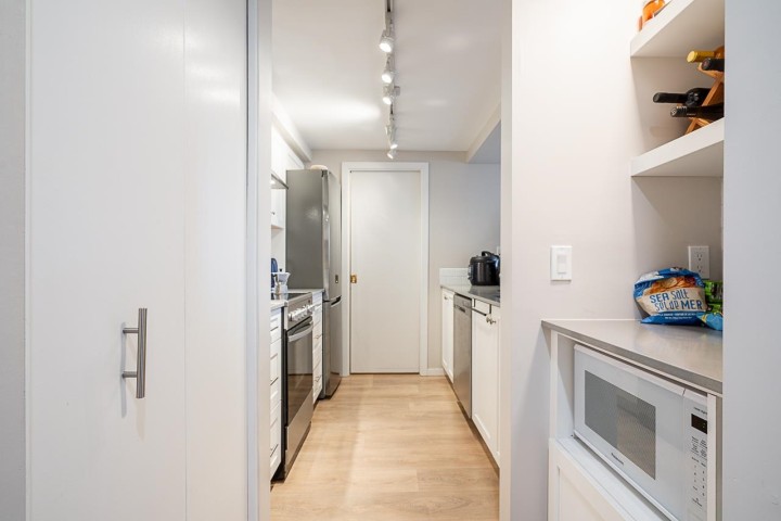 Photo 9 at 2 - 973 W 7th Avenue, Fairview VW, Vancouver West