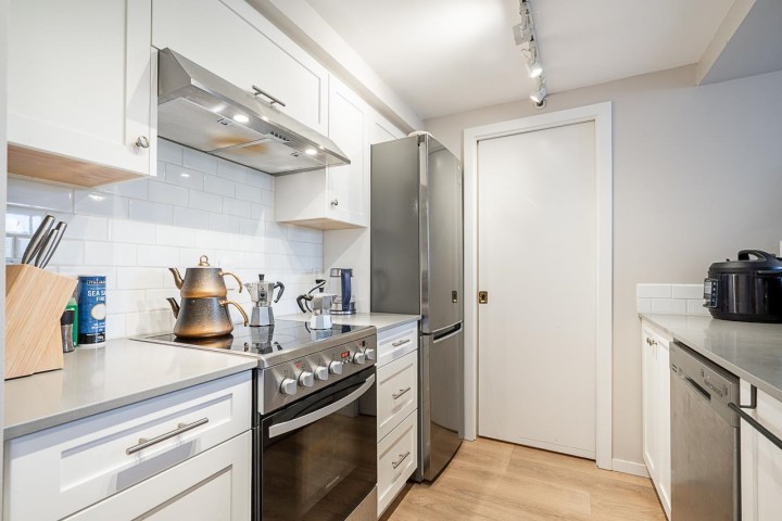 Photo 10 at 2 - 973 W 7th Avenue, Fairview VW, Vancouver West