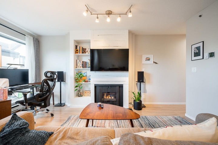 Photo 4 at 2 - 973 W 7th Avenue, Fairview VW, Vancouver West