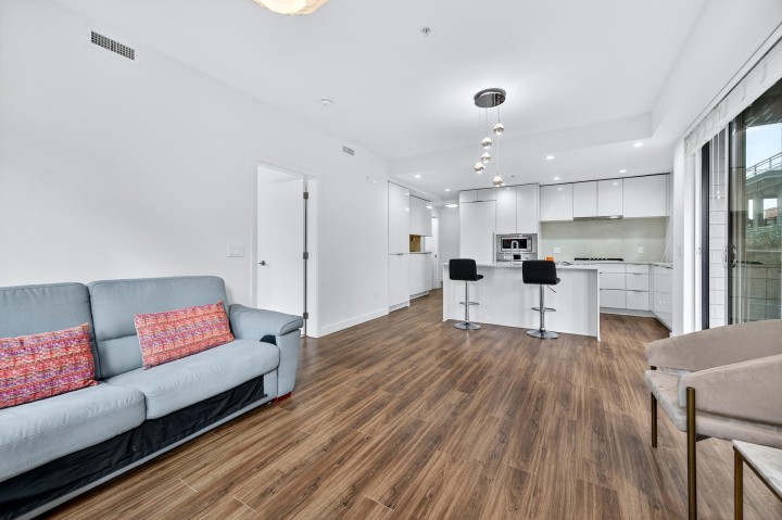 Photo 4 at 205 - 7928 Yukon Street, Marpole, Vancouver West