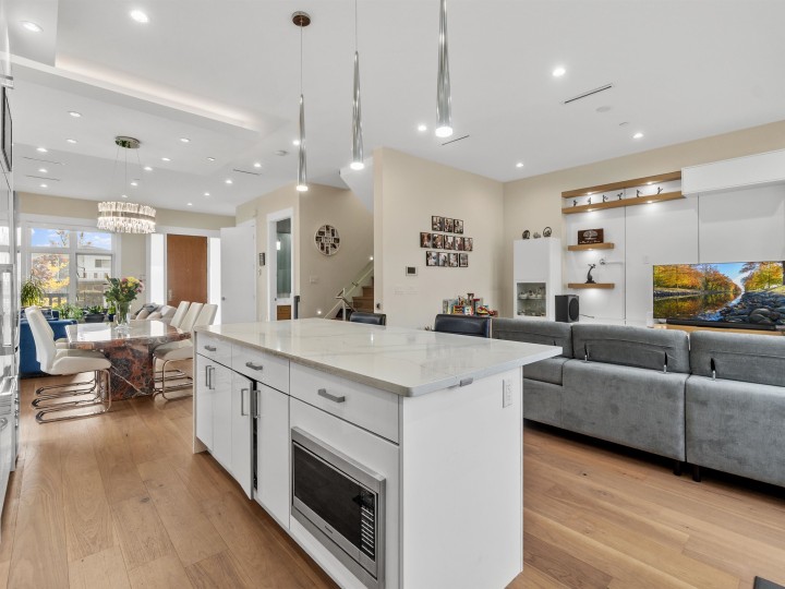 Photo 6 at 2699 E 7th Avenue, Renfrew VE, Vancouver East