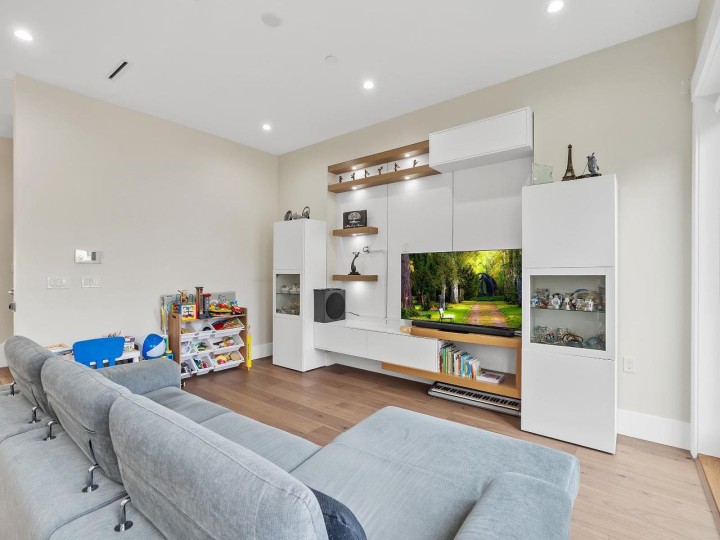 Photo 22 at 2699 E 7th Avenue, Renfrew VE, Vancouver East