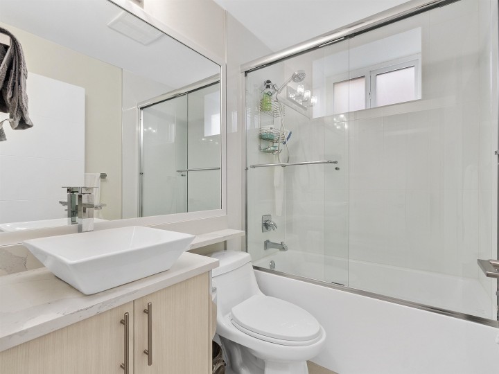 Photo 15 at 2699 E 7th Avenue, Renfrew VE, Vancouver East