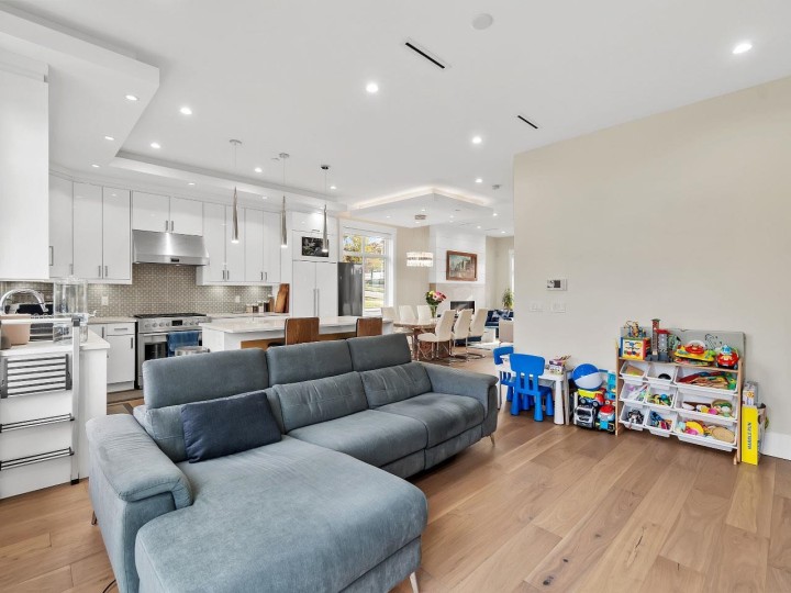 Photo 4 at 2699 E 7th Avenue, Renfrew VE, Vancouver East