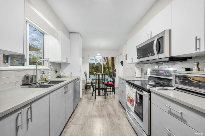 Photo 13 at 8 - 815 Tobruck Avenue, Mosquito Creek, North Vancouver