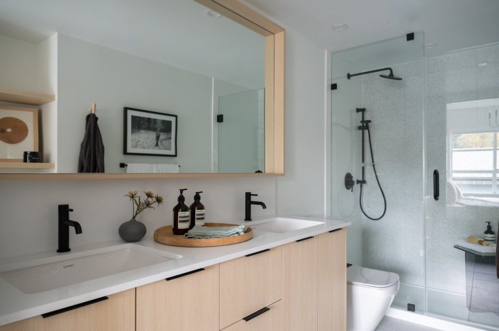 Photo 16 at 216 - 2045 Heritage Park Lane, Seymour NV, North Vancouver