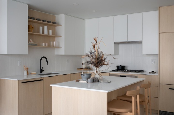 Photo 4 at 216 - 2045 Heritage Park Lane, Seymour NV, North Vancouver