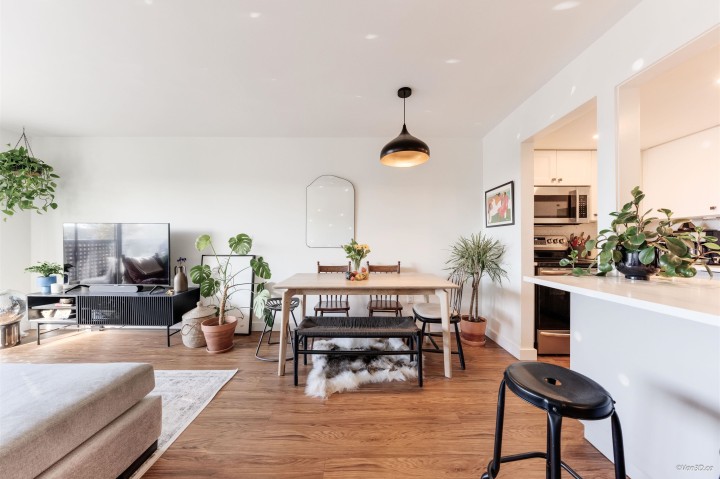 Photo 3 at 408 - 2215 Dundas Street, Hastings, Vancouver East