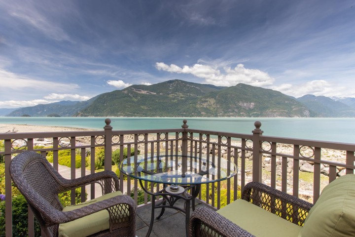 Photo 1 at 7 Beach Drive, Furry Creek, West Vancouver