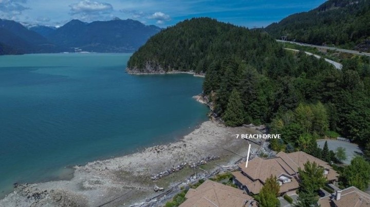 Photo 5 at 7 Beach Drive, Furry Creek, West Vancouver