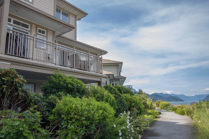 Photo 9 at 7 Beach Drive, Furry Creek, West Vancouver