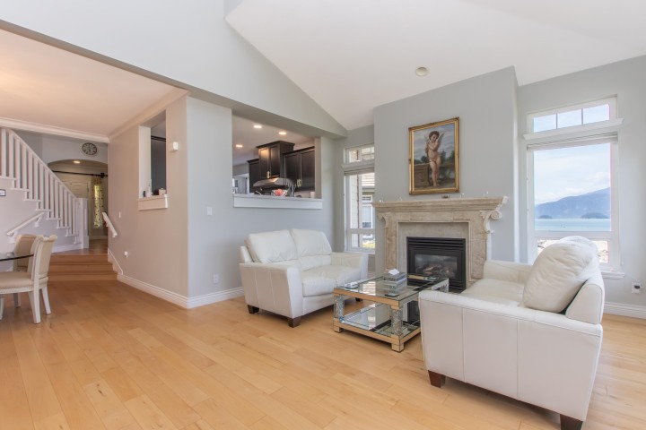 Photo 11 at 7 Beach Drive, Furry Creek, West Vancouver