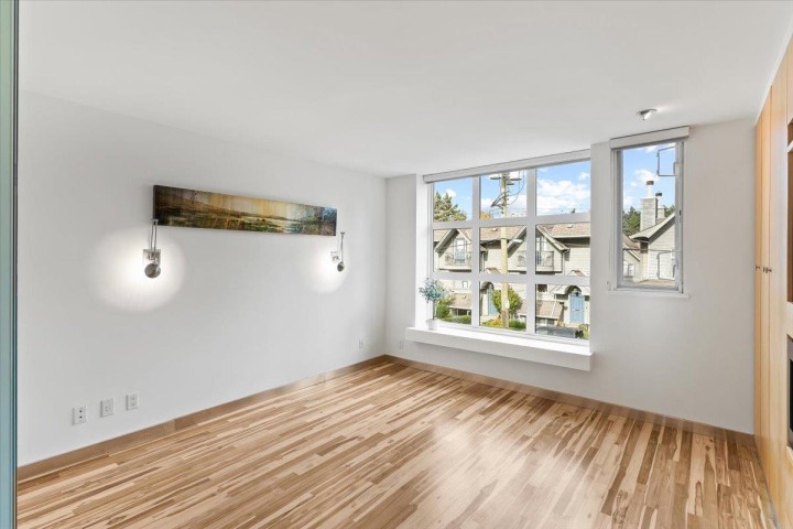 Photo 16 at 834 W 7th Avenue, Fairview VW, Vancouver West