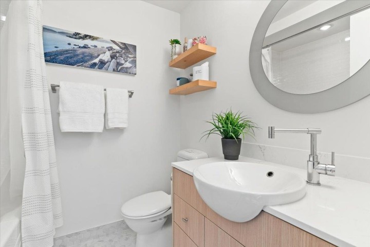 Photo 26 at 834 W 7th Avenue, Fairview VW, Vancouver West