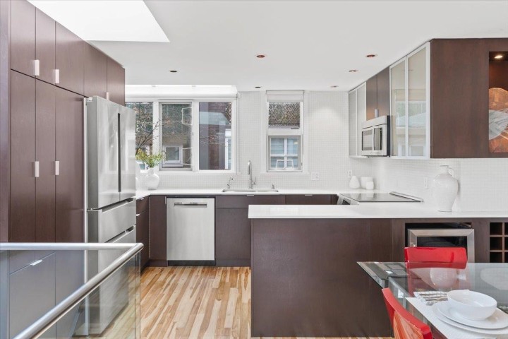 Photo 9 at 834 W 7th Avenue, Fairview VW, Vancouver West