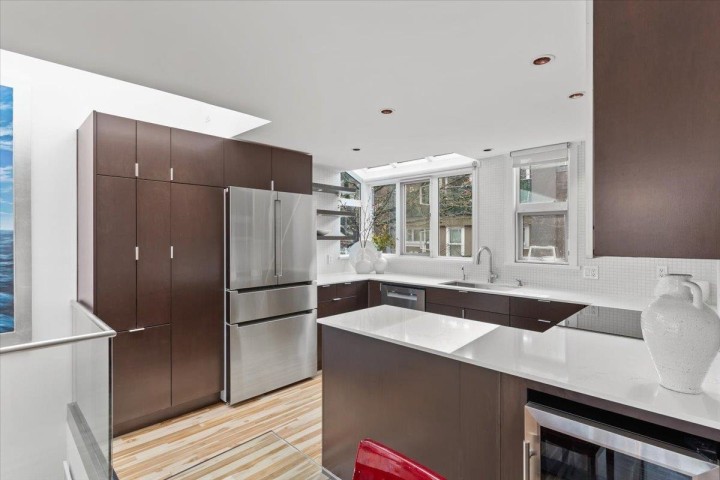 Photo 11 at 834 W 7th Avenue, Fairview VW, Vancouver West