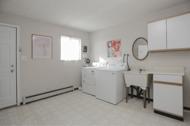 Photo 23 at 448 E 59th Avenue, South Vancouver, Vancouver East