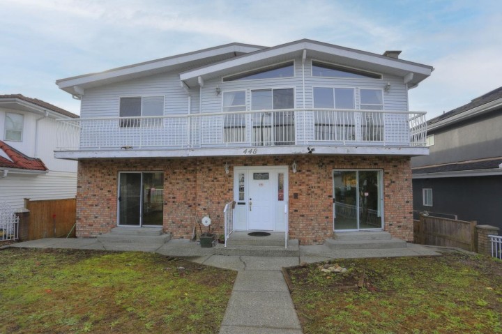 Photo 1 at 448 E 59th Avenue, South Vancouver, Vancouver East