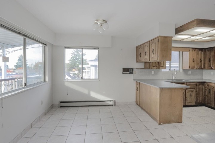 Photo 14 at 448 E 59th Avenue, South Vancouver, Vancouver East