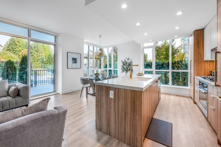 Photo 4 at 102 - 2375 Emery Court, Lynn Valley, North Vancouver