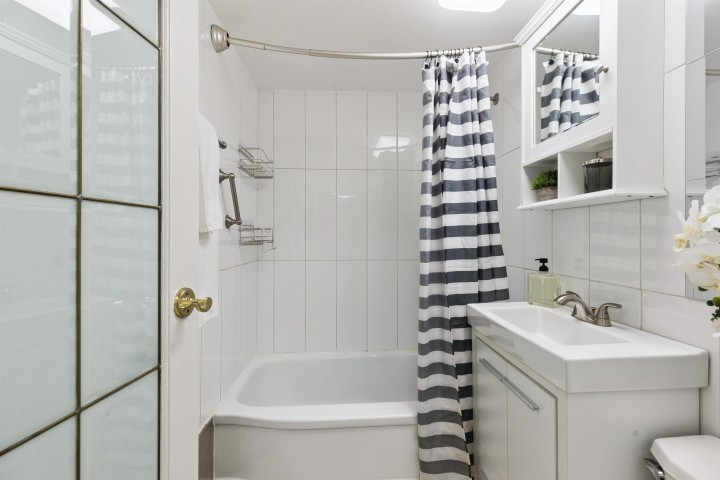 Photo 15 at 315 - 1445 Marpole Avenue, Fairview VW, Vancouver West