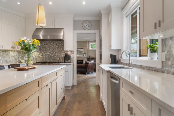 Photo 2 at 3365 Edgemont Boulevard, Edgemont, North Vancouver