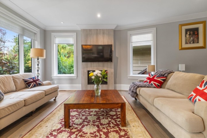 Photo 9 at 3365 Edgemont Boulevard, Edgemont, North Vancouver