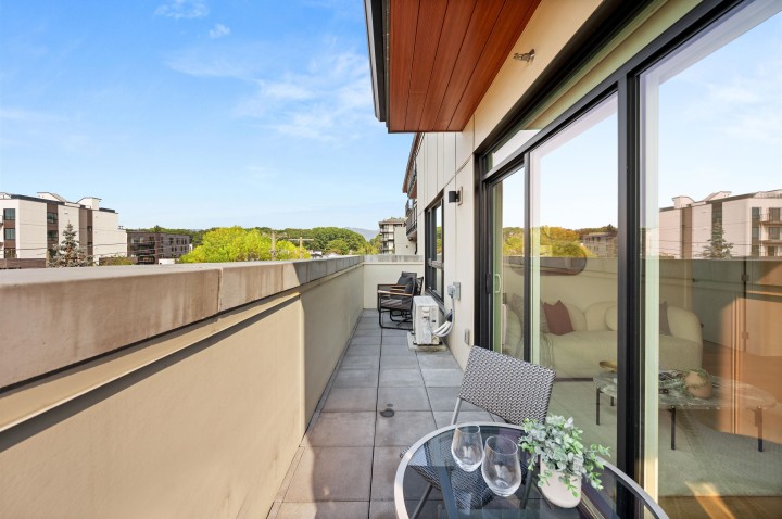 Photo 16 at 406 - 2550 Garden Drive, Grandview Woodland, Vancouver East