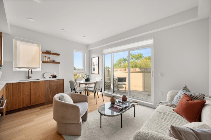 Photo 3 at 406 - 2550 Garden Drive, Grandview Woodland, Vancouver East