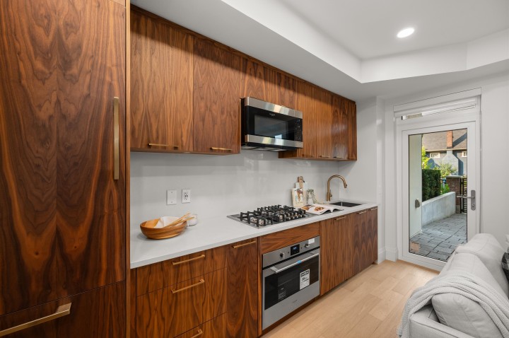 Photo 6 at 111 - 2550 Garden Drive, Grandview Woodland, Vancouver East