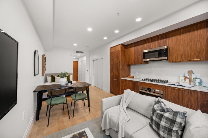 Photo 5 at 111 - 2550 Garden Drive, Grandview Woodland, Vancouver East