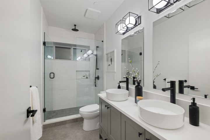 Photo 12 at 2058 E 5th Avenue, Grandview Woodland, Vancouver East