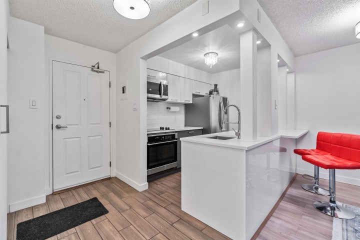 Photo 15 at 506 - 2004 Fullerton Avenue, Pemberton NV, North Vancouver