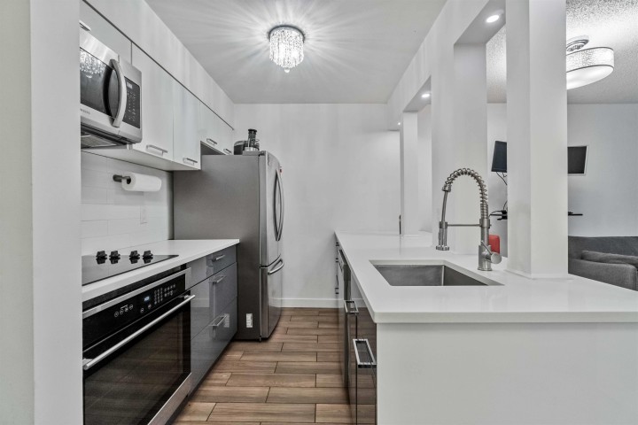 Photo 8 at 506 - 2004 Fullerton Avenue, Pemberton NV, North Vancouver