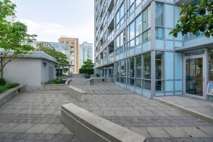 Photo 19 at 714 - 833 Seymour Street, Downtown VW, Vancouver West