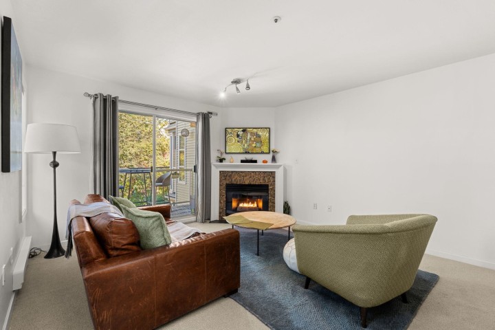 Photo 2 at 202 - 1537 Charles Street, Grandview Woodland, Vancouver East