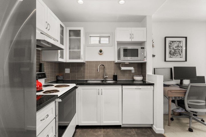 Photo 7 at 202 - 1537 Charles Street, Grandview Woodland, Vancouver East