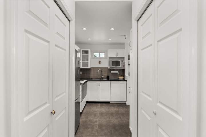 Photo 10 at 202 - 1537 Charles Street, Grandview Woodland, Vancouver East