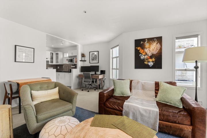 Photo 4 at 202 - 1537 Charles Street, Grandview Woodland, Vancouver East