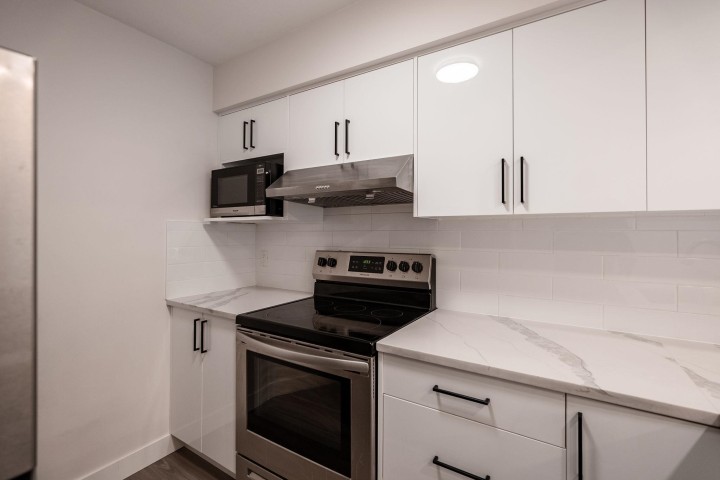 Photo 6 at 203 - 1615 Frances Street, Hastings, Vancouver East
