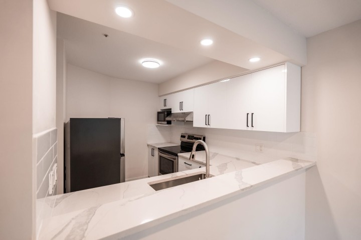 Photo 7 at 203 - 1615 Frances Street, Hastings, Vancouver East