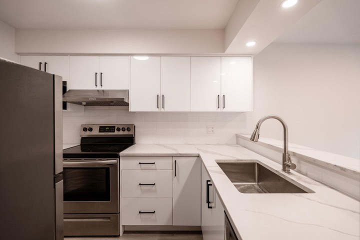 Photo 5 at 203 - 1615 Frances Street, Hastings, Vancouver East