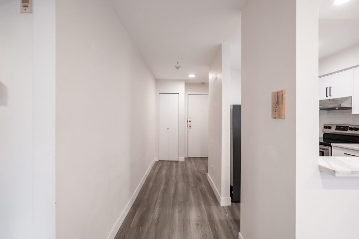 Photo 11 at 203 - 1615 Frances Street, Hastings, Vancouver East