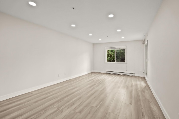 Photo 4 at 203 - 1615 Frances Street, Hastings, Vancouver East