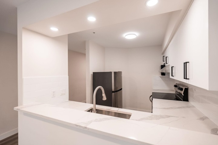 Photo 8 at 203 - 1615 Frances Street, Hastings, Vancouver East