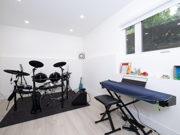 Photo 33 at 4283 Capilano Road, Canyon Heights NV, North Vancouver