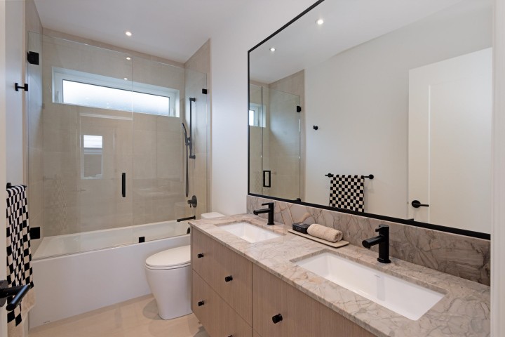 Photo 12 at 2380 E 5th Avenue, Grandview Woodland, Vancouver East