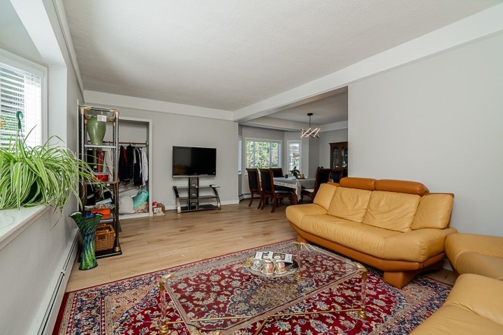 Photo 2 at 3099 W 6th Avenue, Kitsilano, Vancouver West