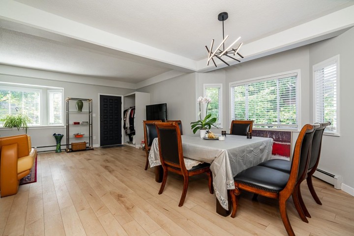 Photo 4 at 3099 W 6th Avenue, Kitsilano, Vancouver West